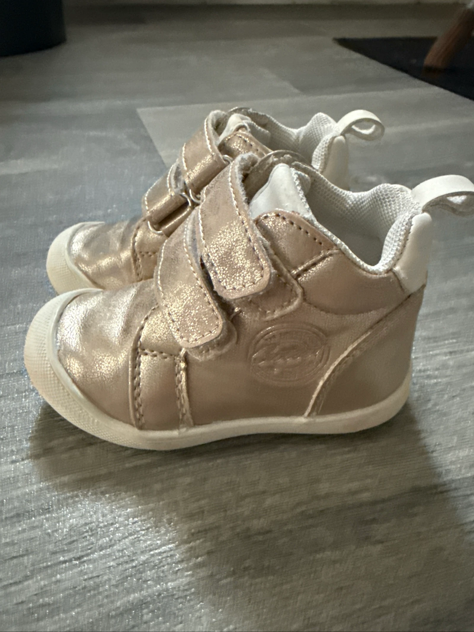 Zapatos para bebé con efecto brillante (talla 20) – photo 3